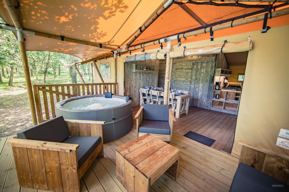 Tente Lodge Jacuzzi Privatif En Pleine Nature Thiel-sur-Acolin Εξωτερικό φωτογραφία